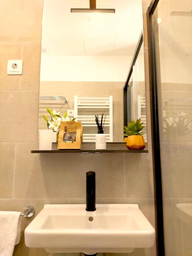 Apartamento Nuevo Y Reformado Al Lado De La Gran Via Madrilena エクステリア 写真
